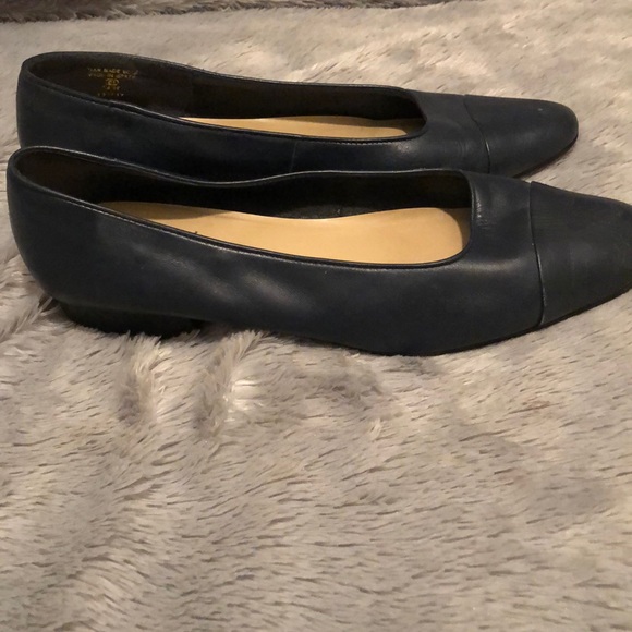 Flats - Picture 4 of 4